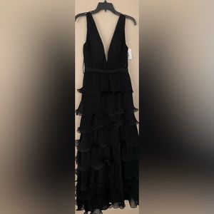 Ieena for Mac Duggal Sleeveless Ruffle Tiered V Neck Gown in Black, Size 2